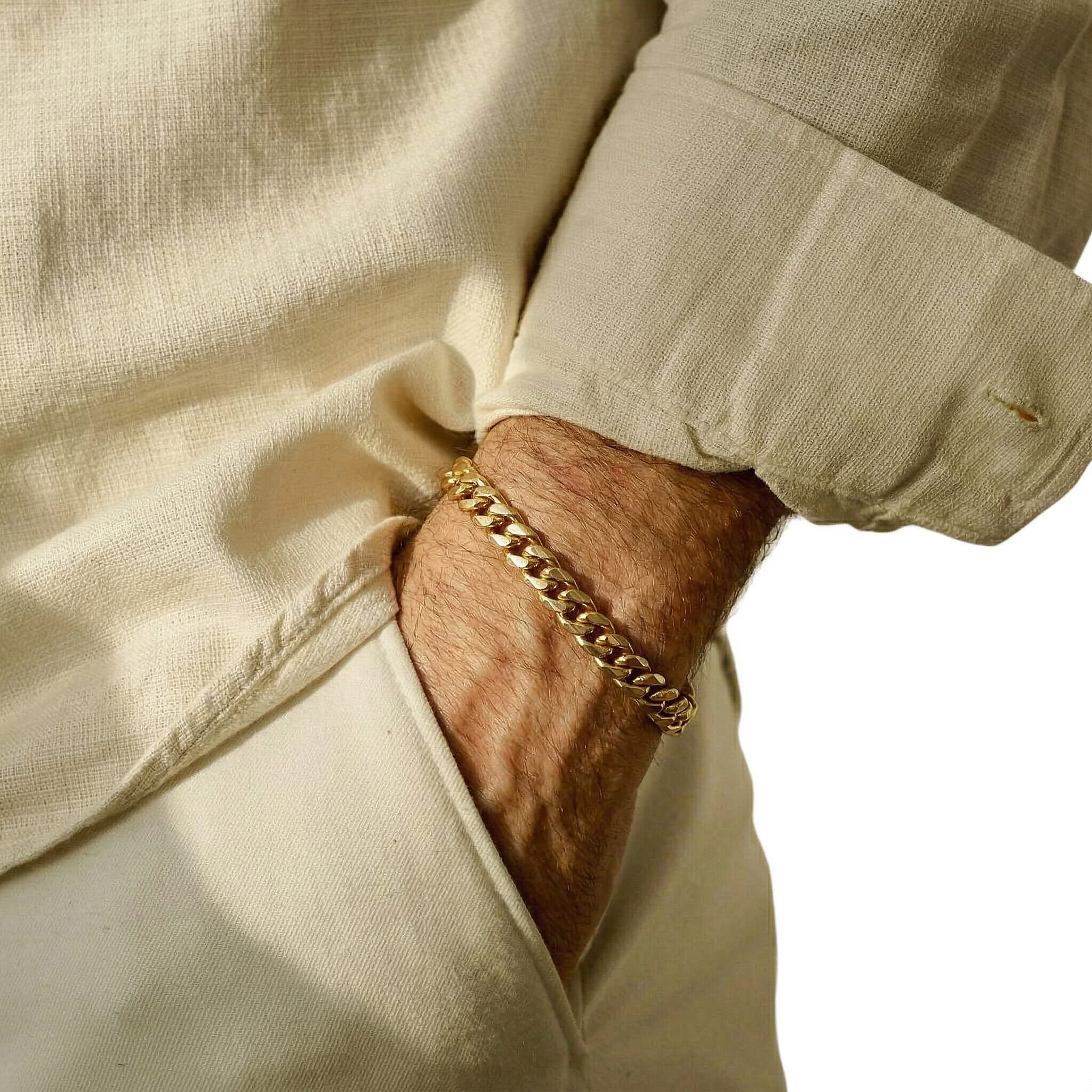 9K Yellow Gold High Finish Curb Chain Bracelet 7.25 Inch, 4.5 grams