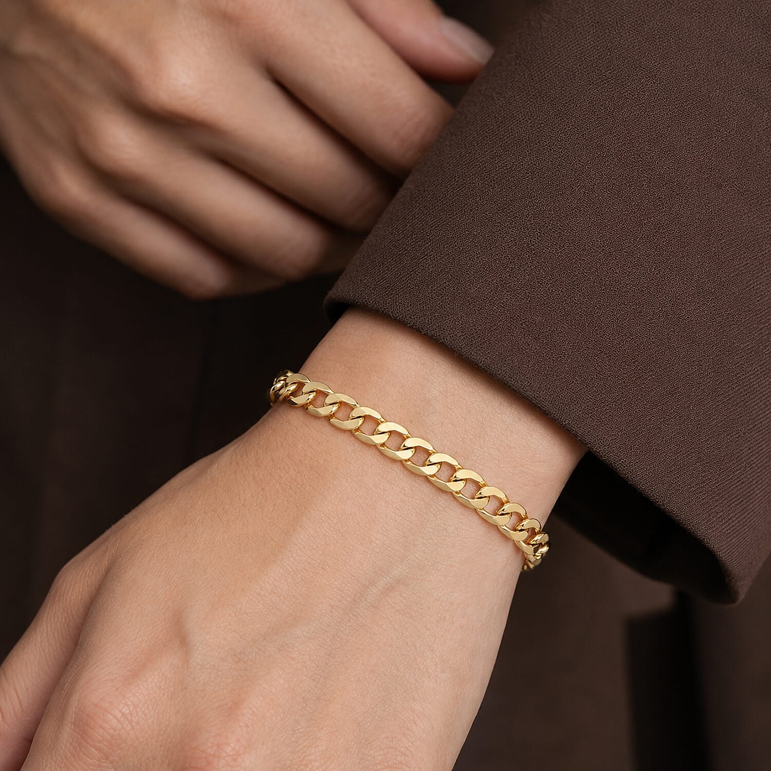 9K Yellow Gold High Finish Curb Chain Bracelet 7.25 Inch, 4.5 grams