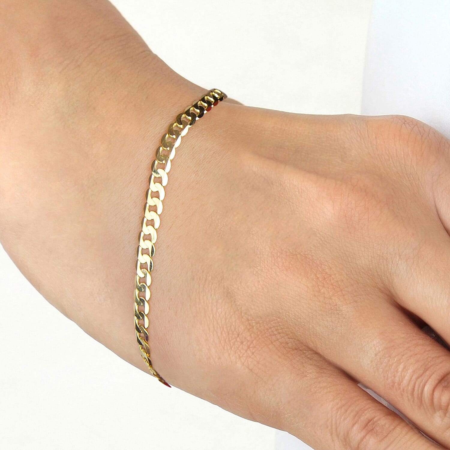 9K Yellow Gold Diamond Cut Flat Curb Chain Bracelet 7.5 Inch, 4.8 grams