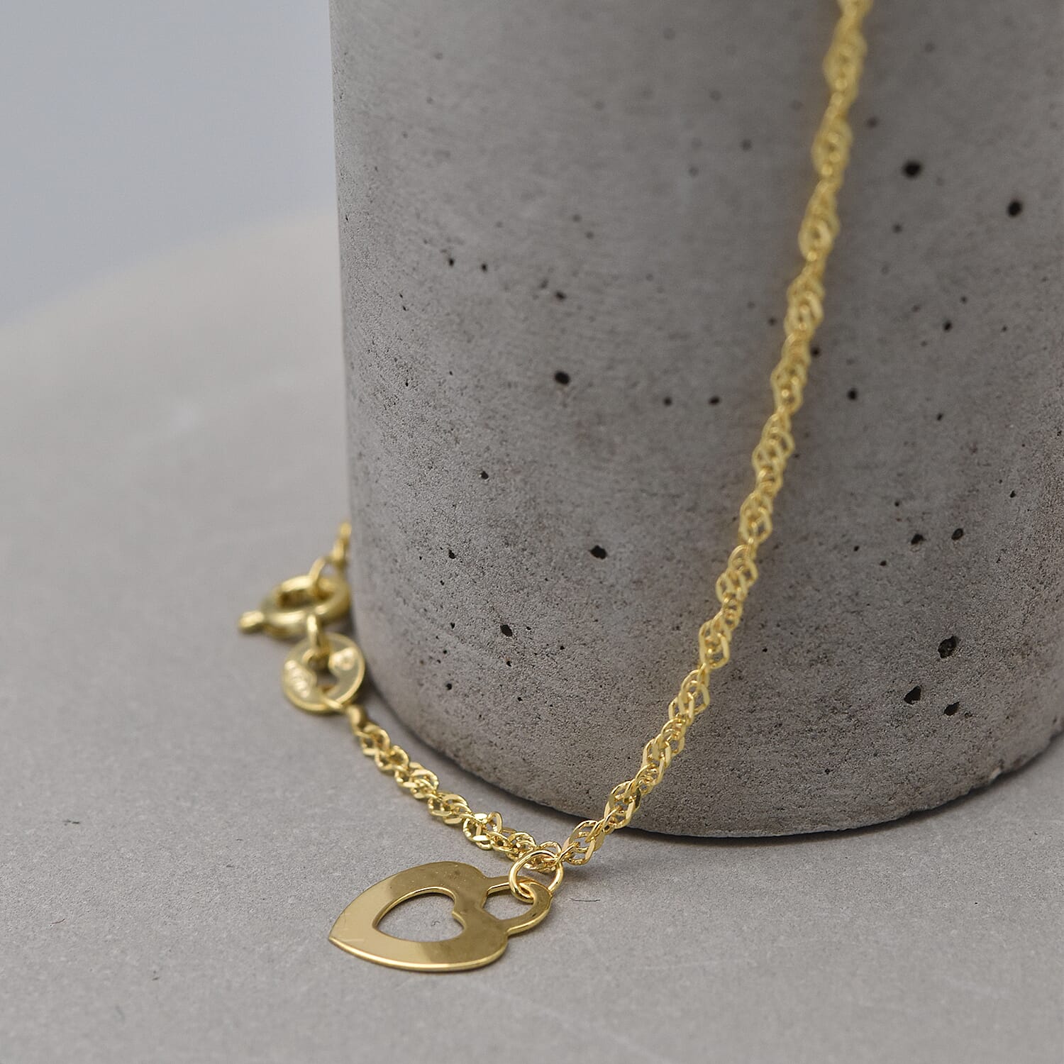 9K Yellow Gold Heart Charm Twist Curb Chain Anklet (Size 9-10) ,  Gold Wt. 1.20 Gms