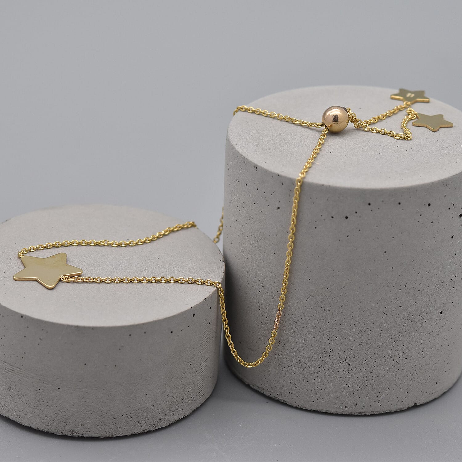 9K Yellow Gold Star Adjustable Slider  Bracelet (Size 8.5) ,  Gold Wt. 1.00 Gms