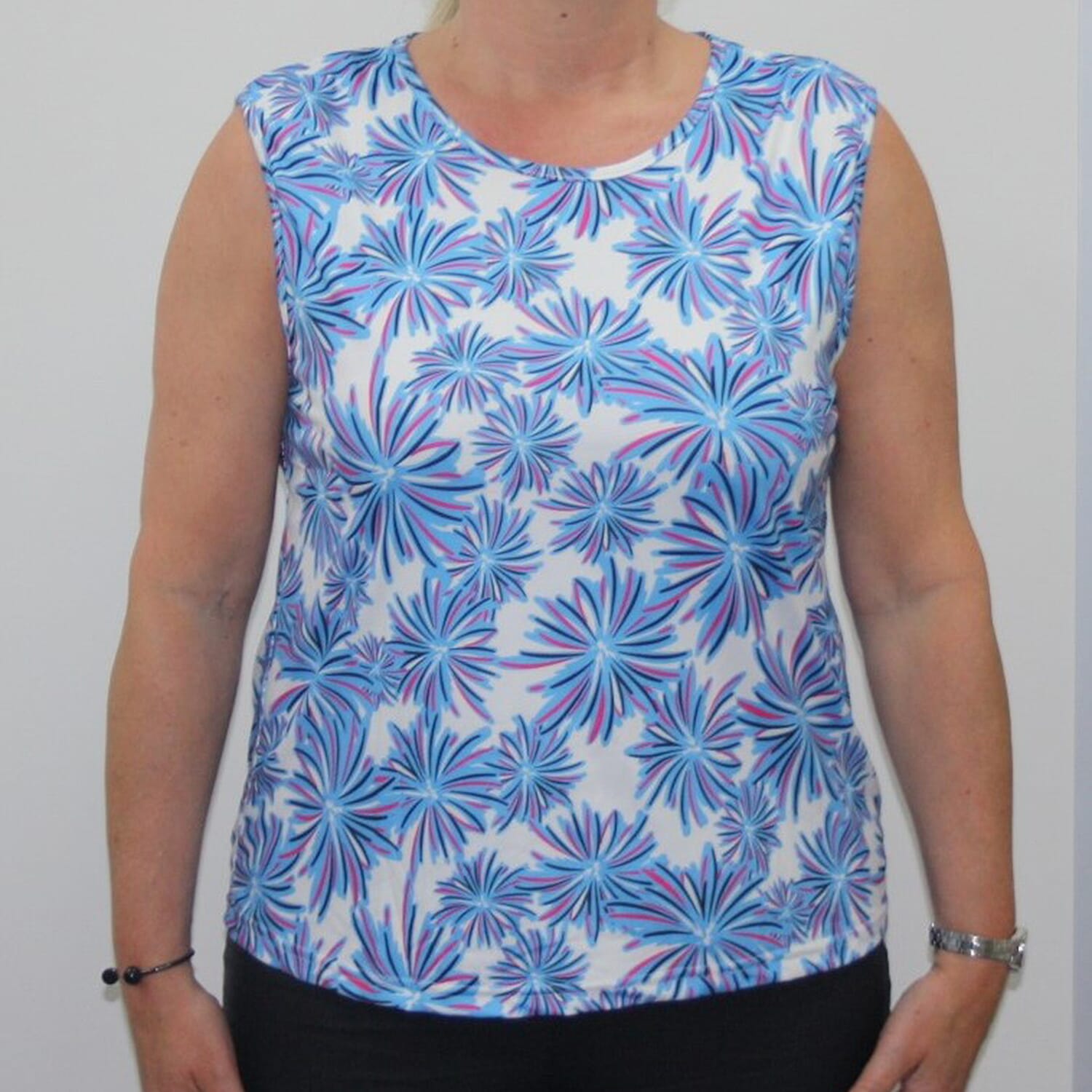 Aura Boutique Printed Sleeveless Top (Size L) - White & Blue