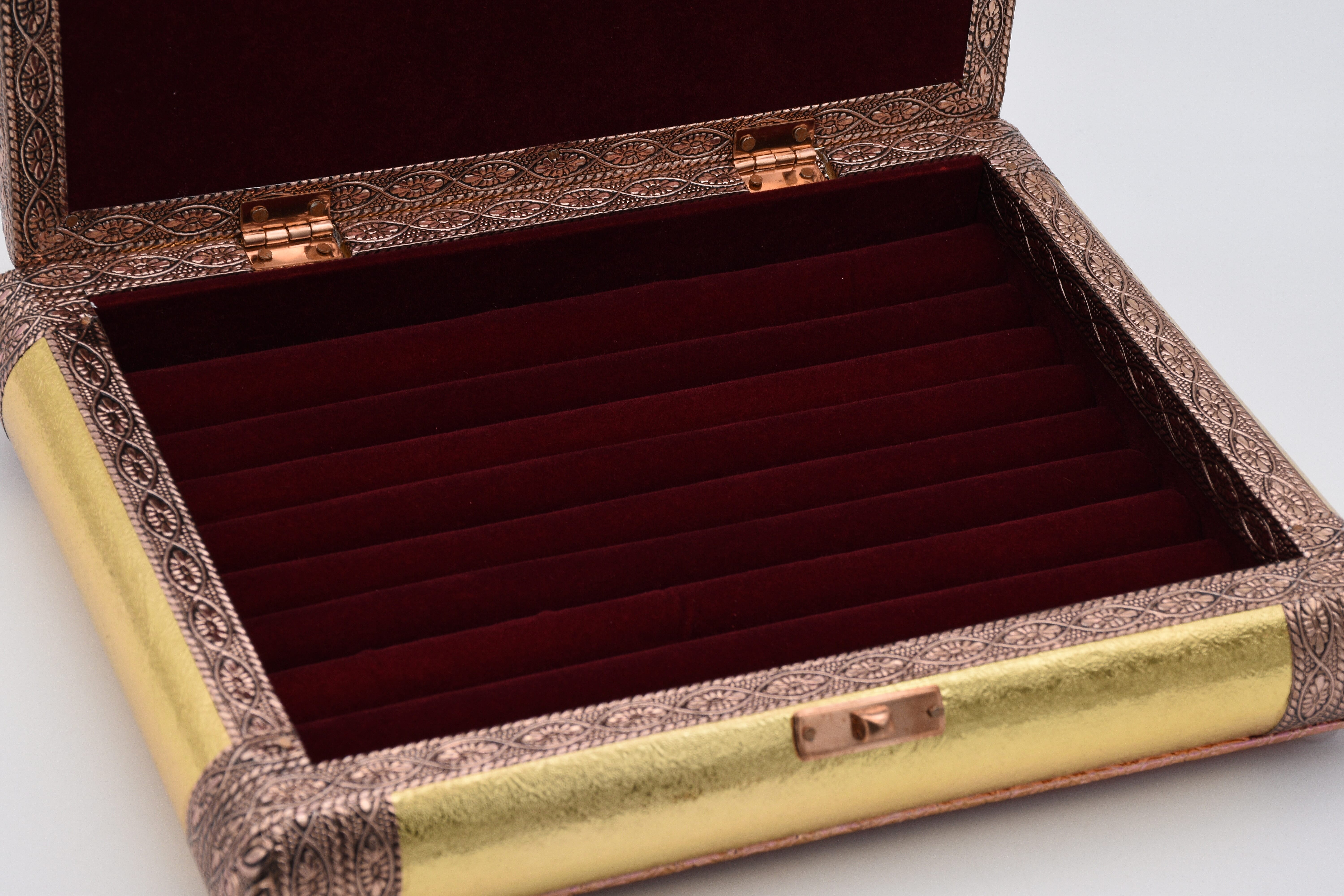Handcrafted Ring Storage Box (Size 25x19x5 Cm) - Copper