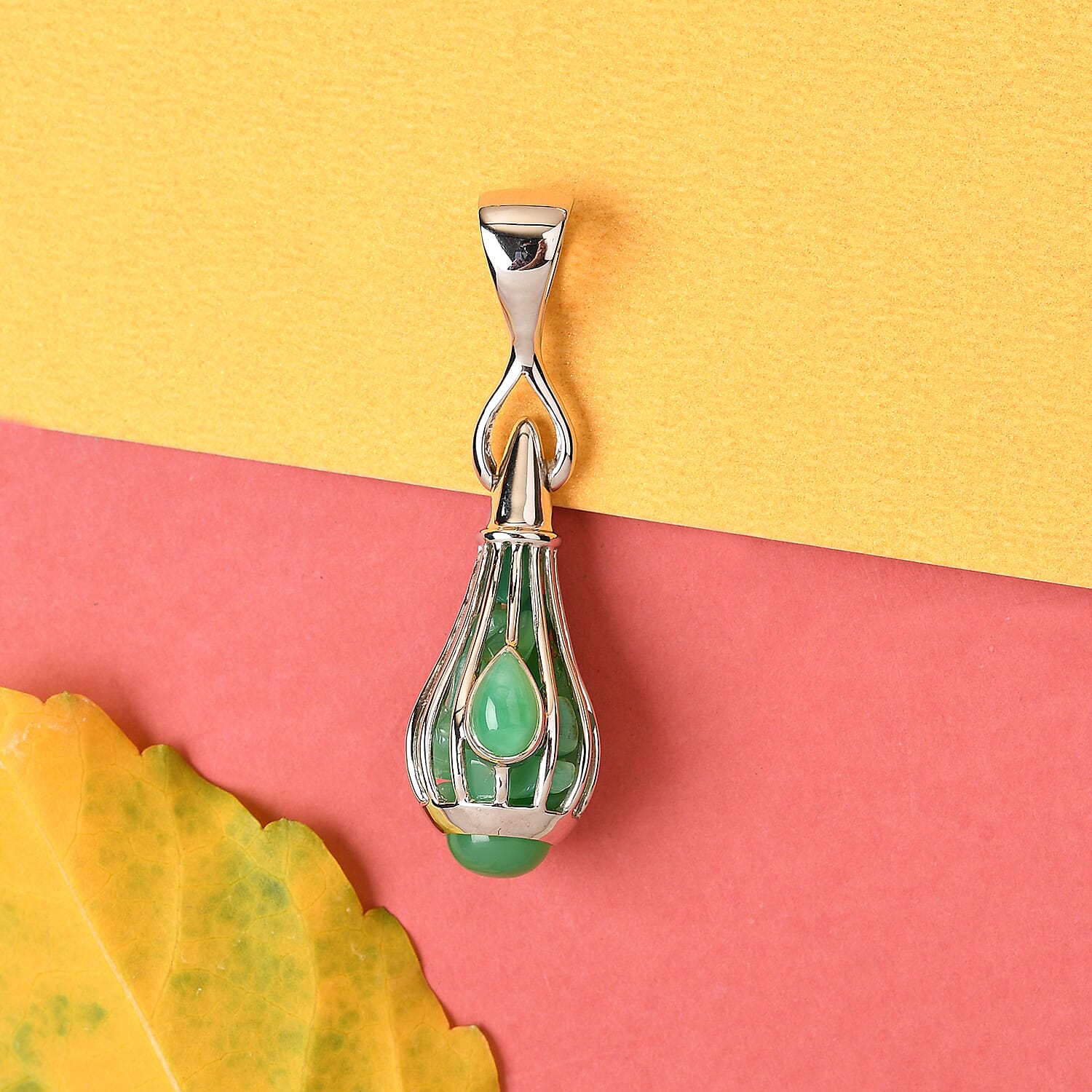 Sajen Silver - Chrysoprase Pendant in Rhodium Overlay Sterling Silver 15.55 Ct
