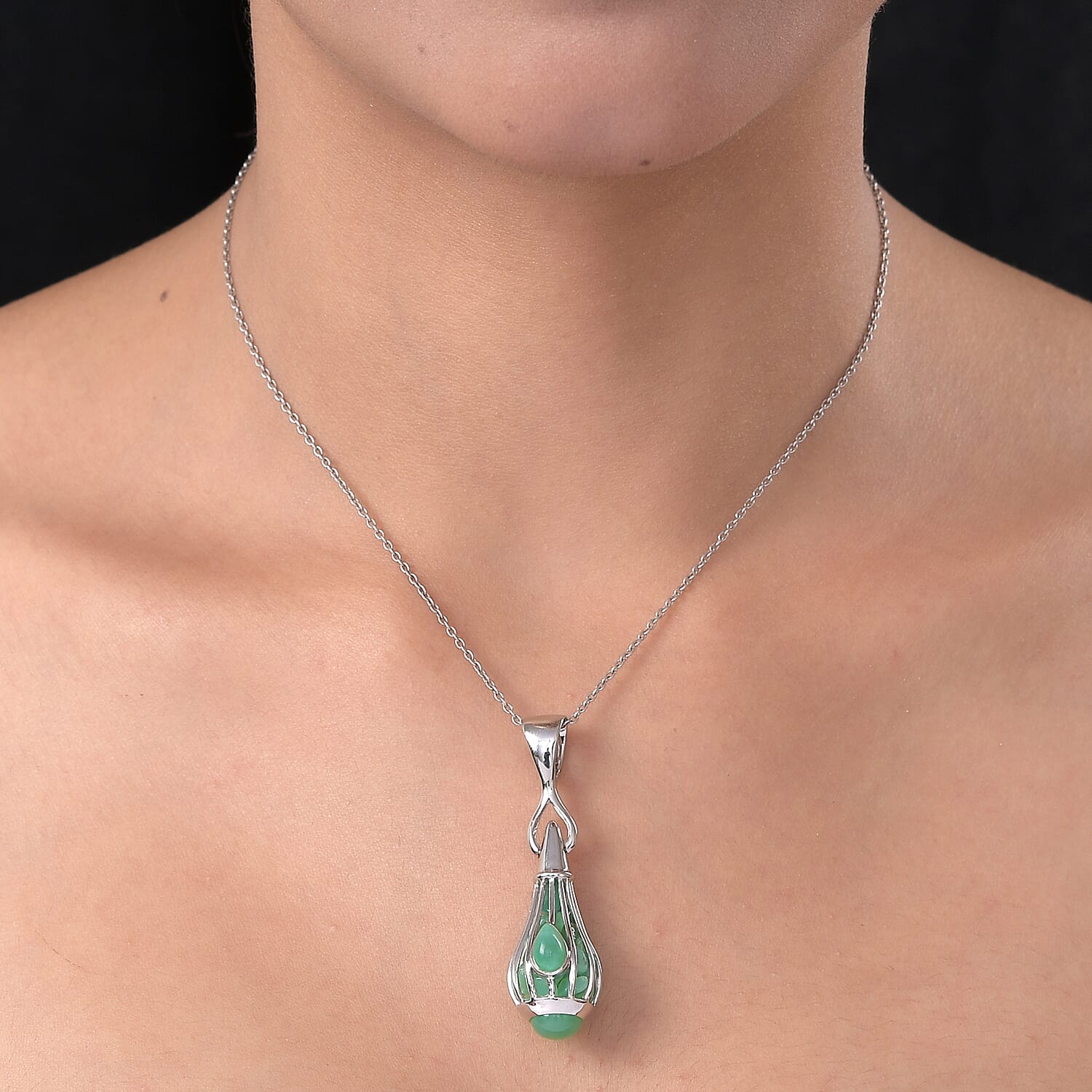 Sajen Silver - Chrysoprase Pendant in Rhodium Overlay Sterling Silver 15.55 Ct