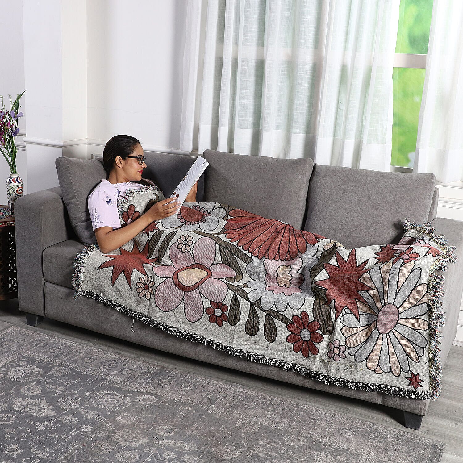 Jacquard Woven Big Flower Printed Throw with Fringes (Size 150x126Cm) - Red, Pink and Multi