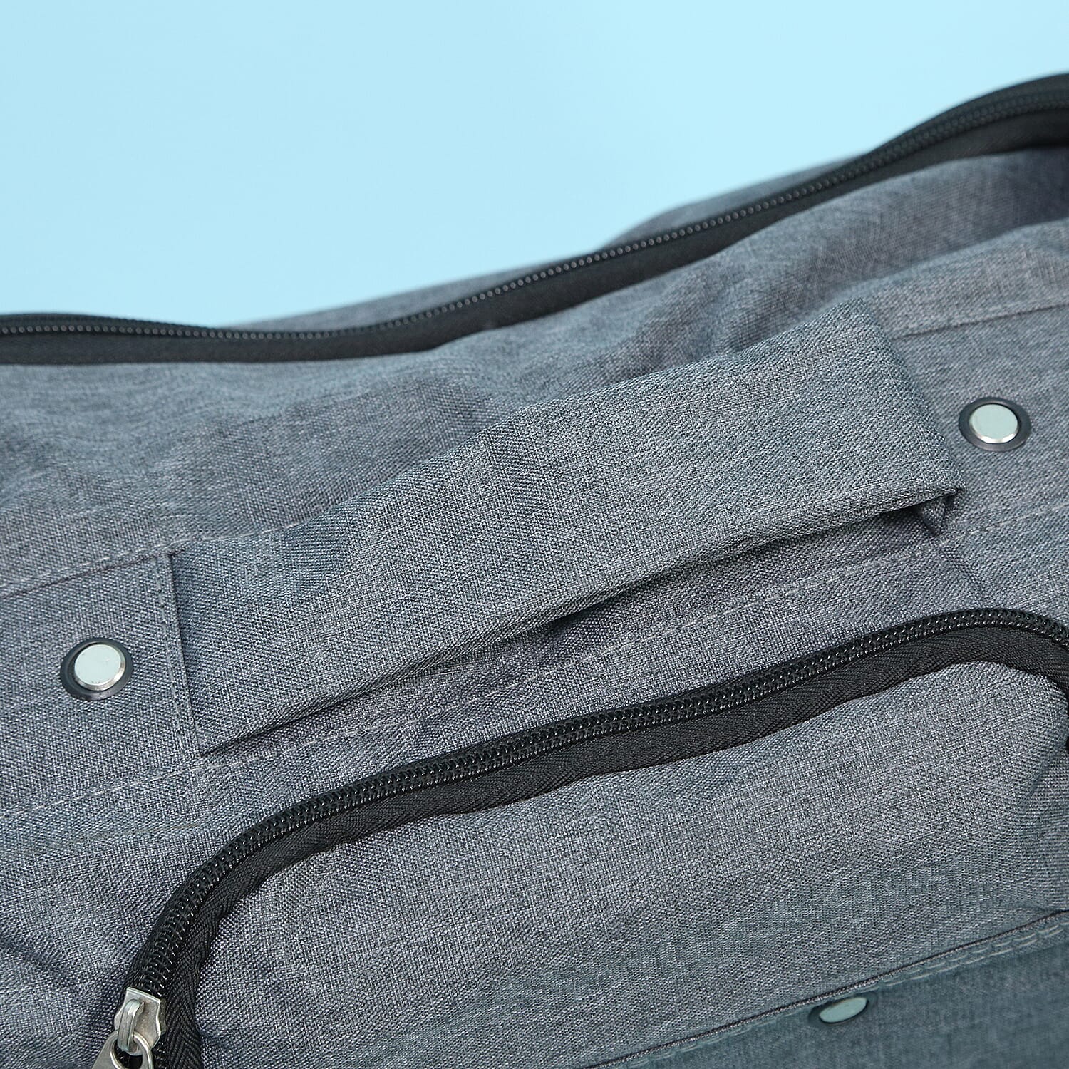 Black Cabin Bag with 55cm Extendable Arms