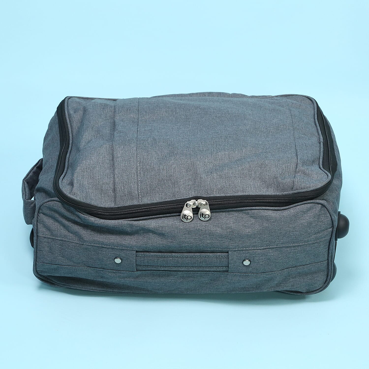 Black Cabin Bag with 55cm Extendable Arms