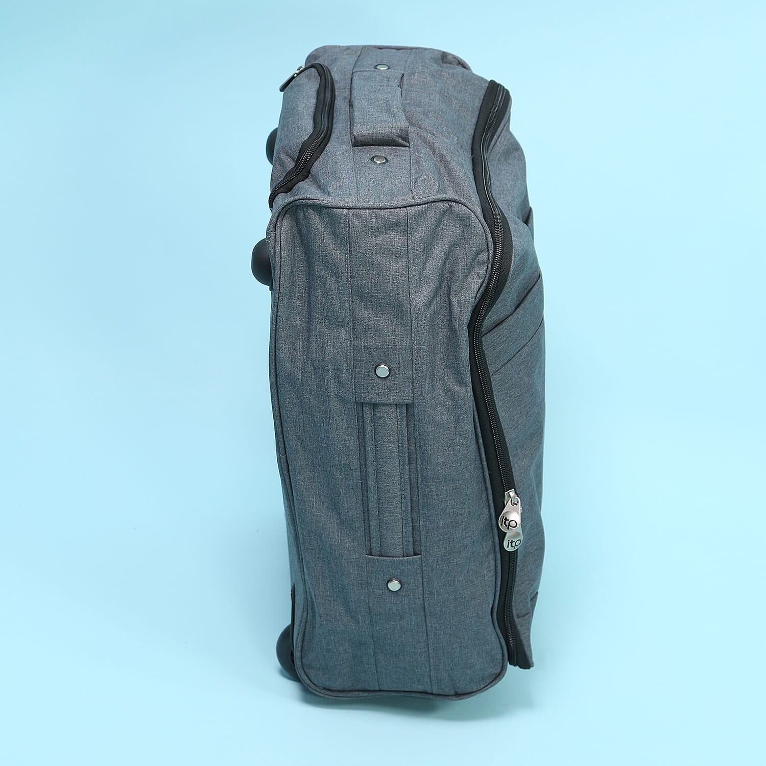 Black Cabin Bag with 55cm Extendable Arms