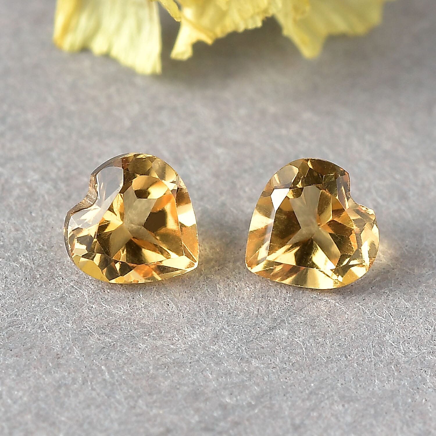 Set of 2 - Citrine Heart 4 mm 0.40 Ct.