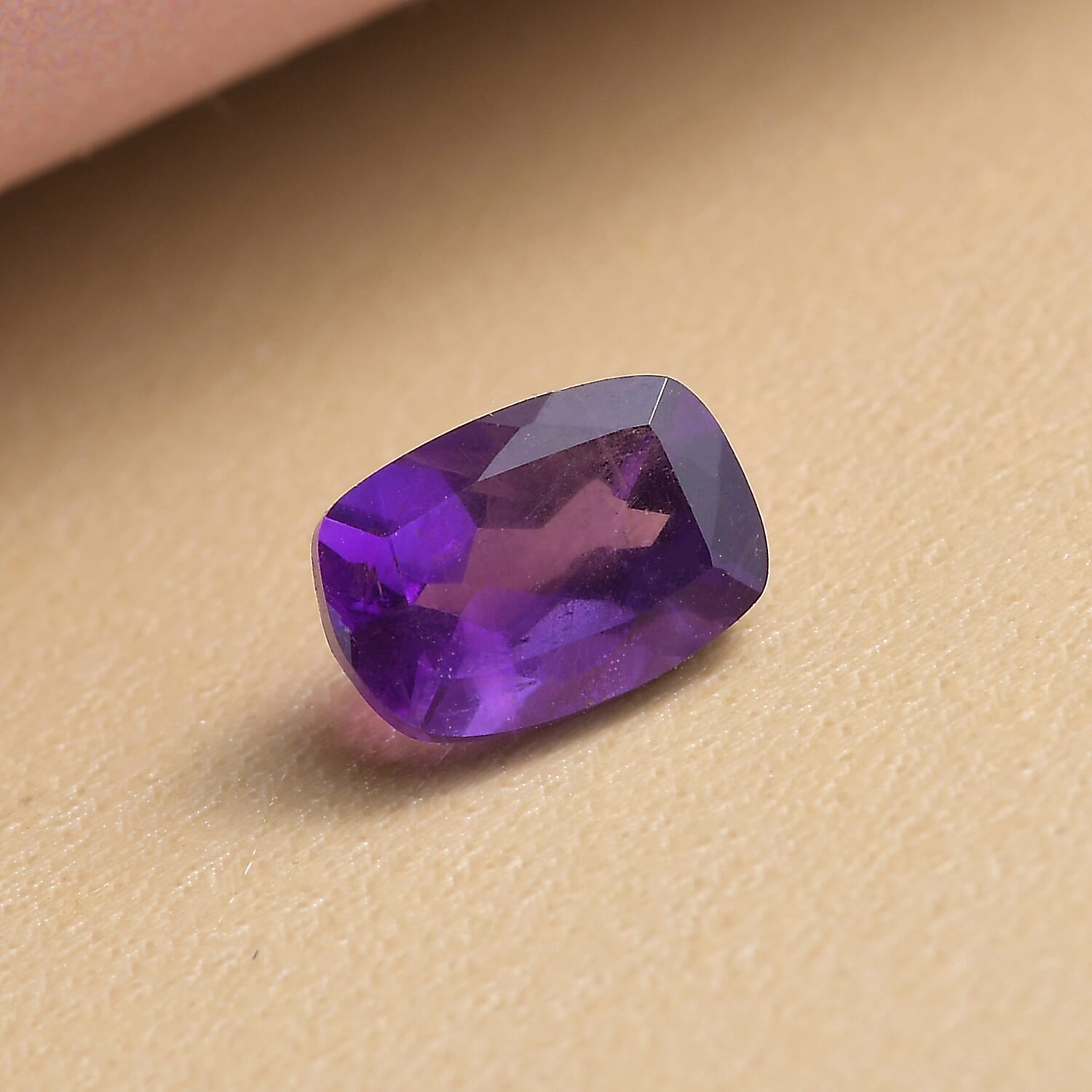 3A African Amethyst Cushion 6x4 mm 0.42 Ct