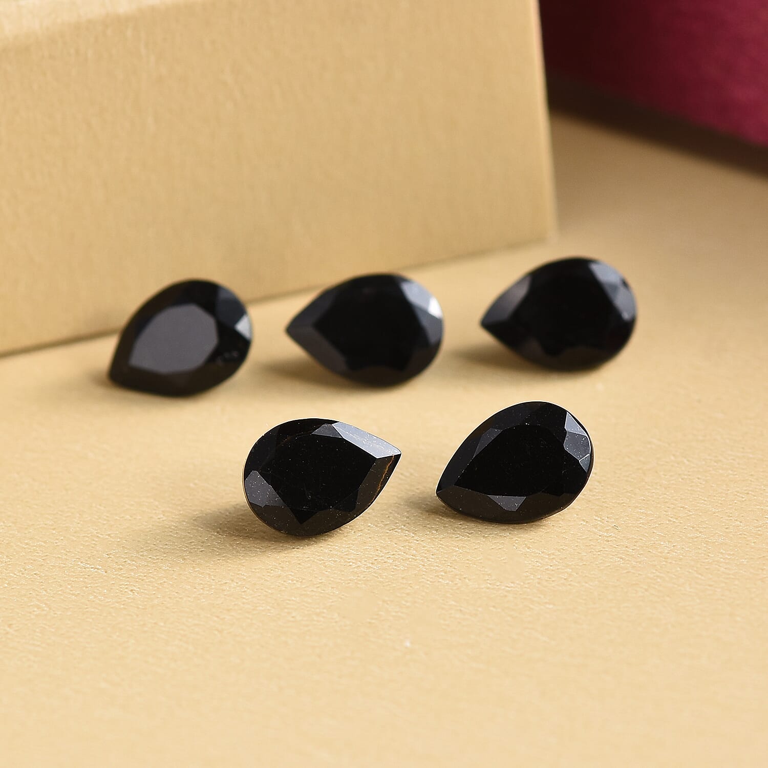 Set of 5 - Black Tourmaline Pear 7x5 mm 3.12 Ct.