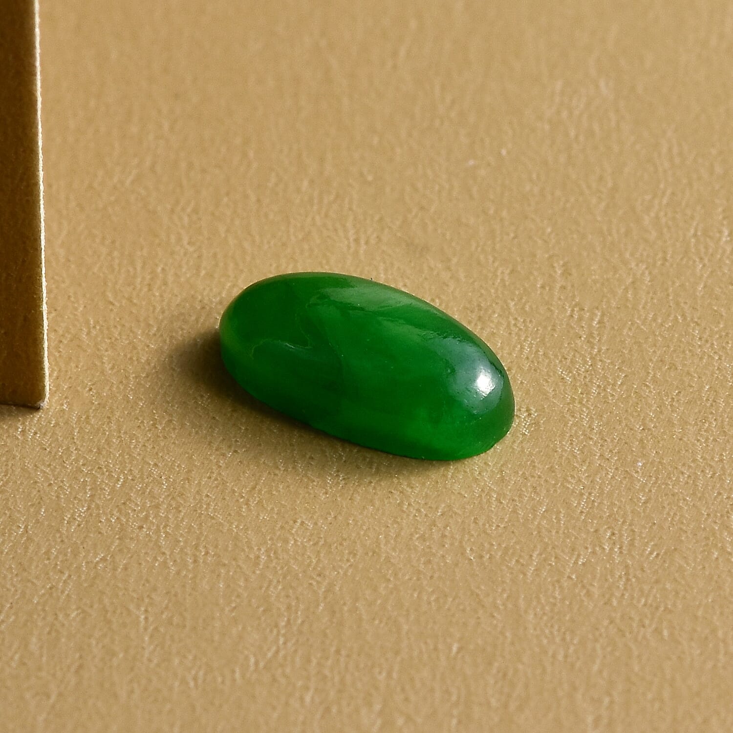 AAA Dyed Green Jade Oval 10x5 mm 1.39 Ct.