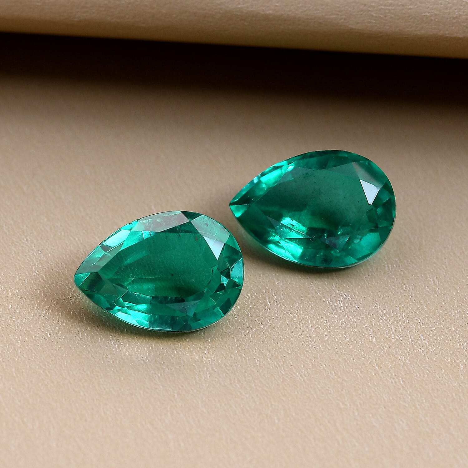 Set of 2 - Emeraldine Triplet Quartz Pear 14x10 mm 11.80 Ct.