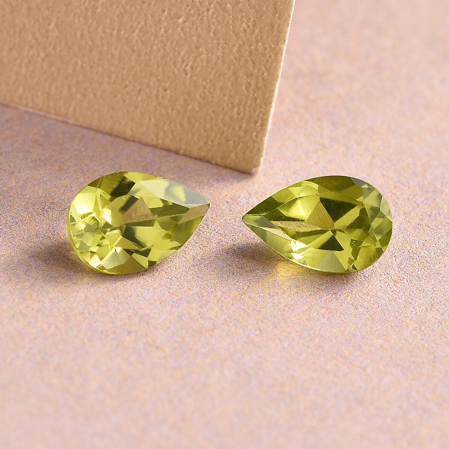 Set of 2 - Peridot Arizona Pear 6x4 mm 0.77 Ct.