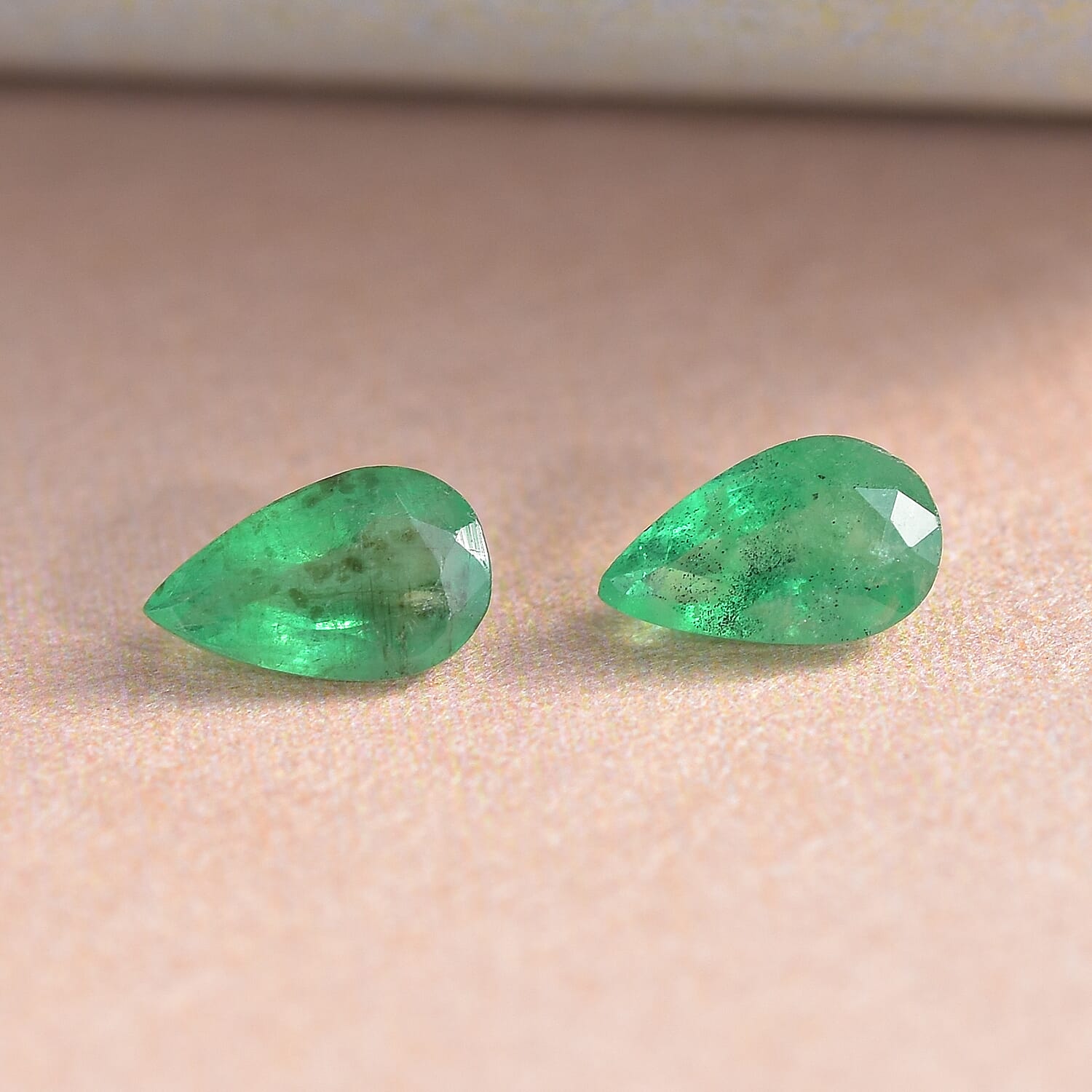 Set of 2 - Emerald Pear 5x3 mm 0.35 Ct.