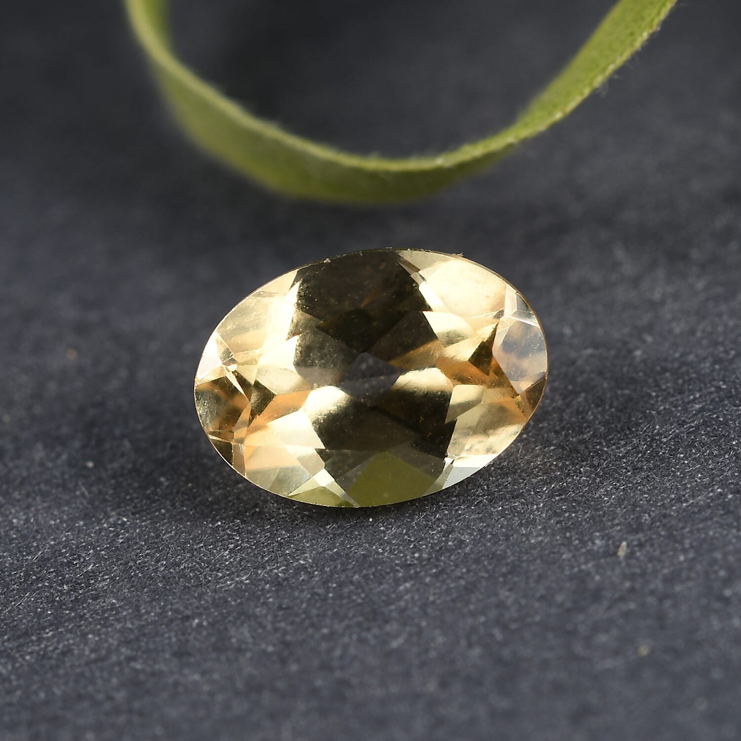 Imperial Topaz Oval 7x5 mm 9.19 Ct.