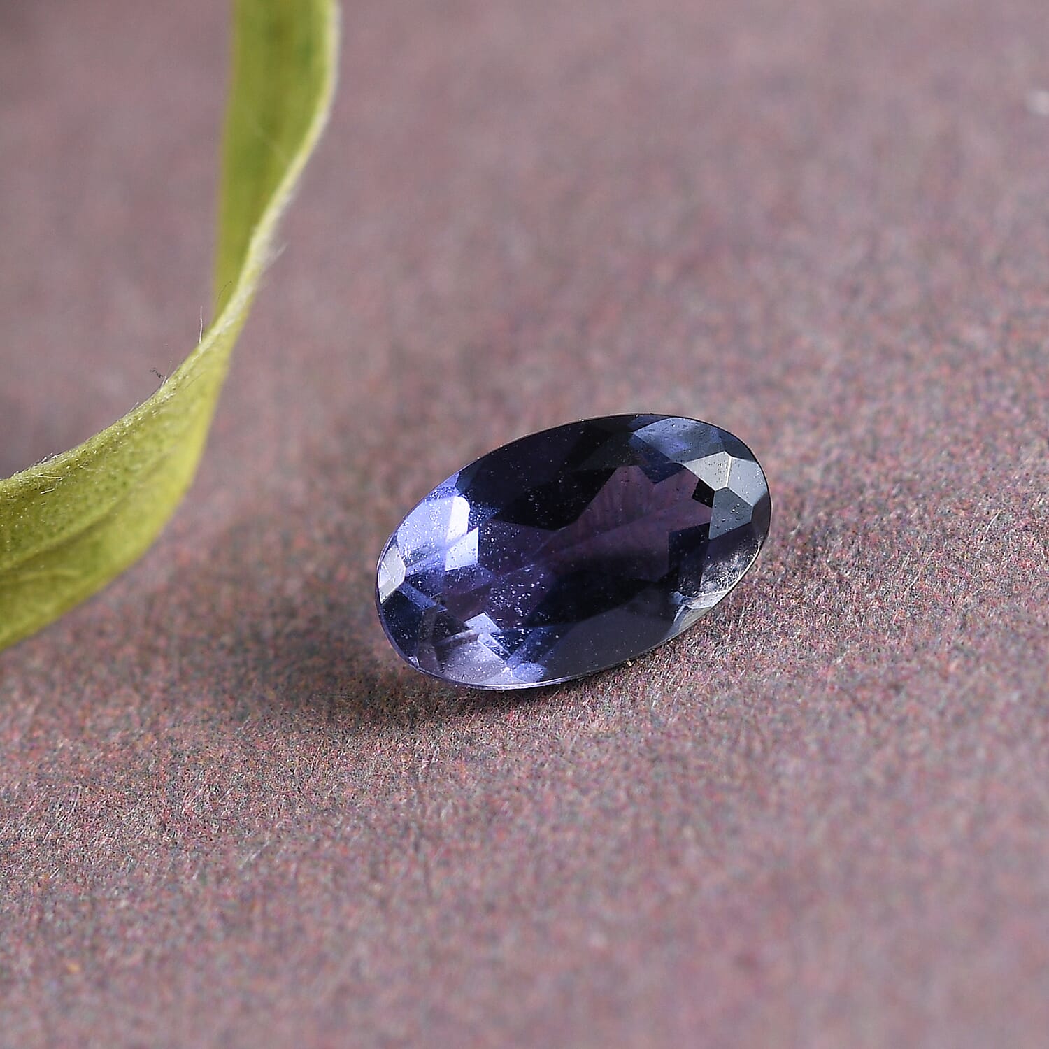 AA Iolite Oval 5x3 mm 0.18 Ct.