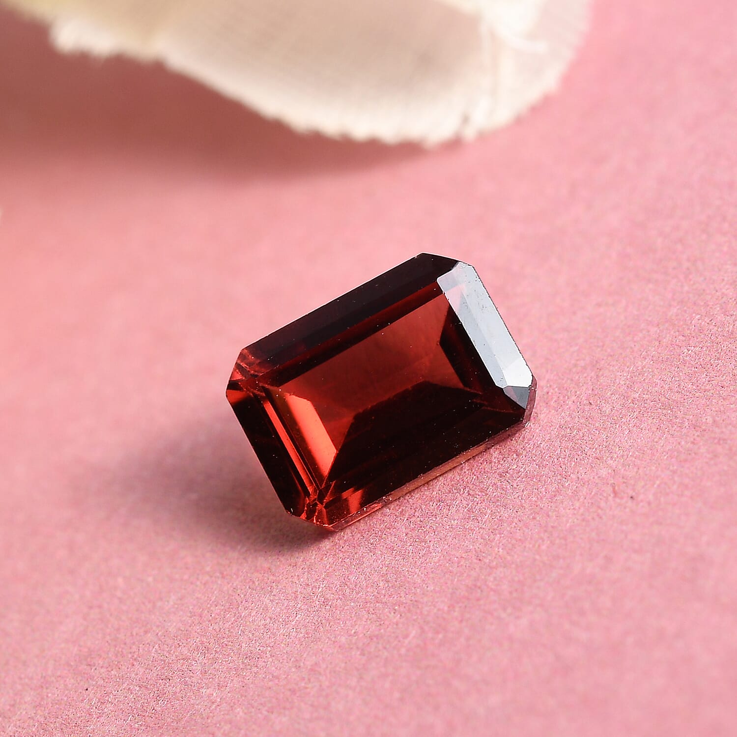 AA Red Garnet Octagon 7x5 mm 1.09 Ct.