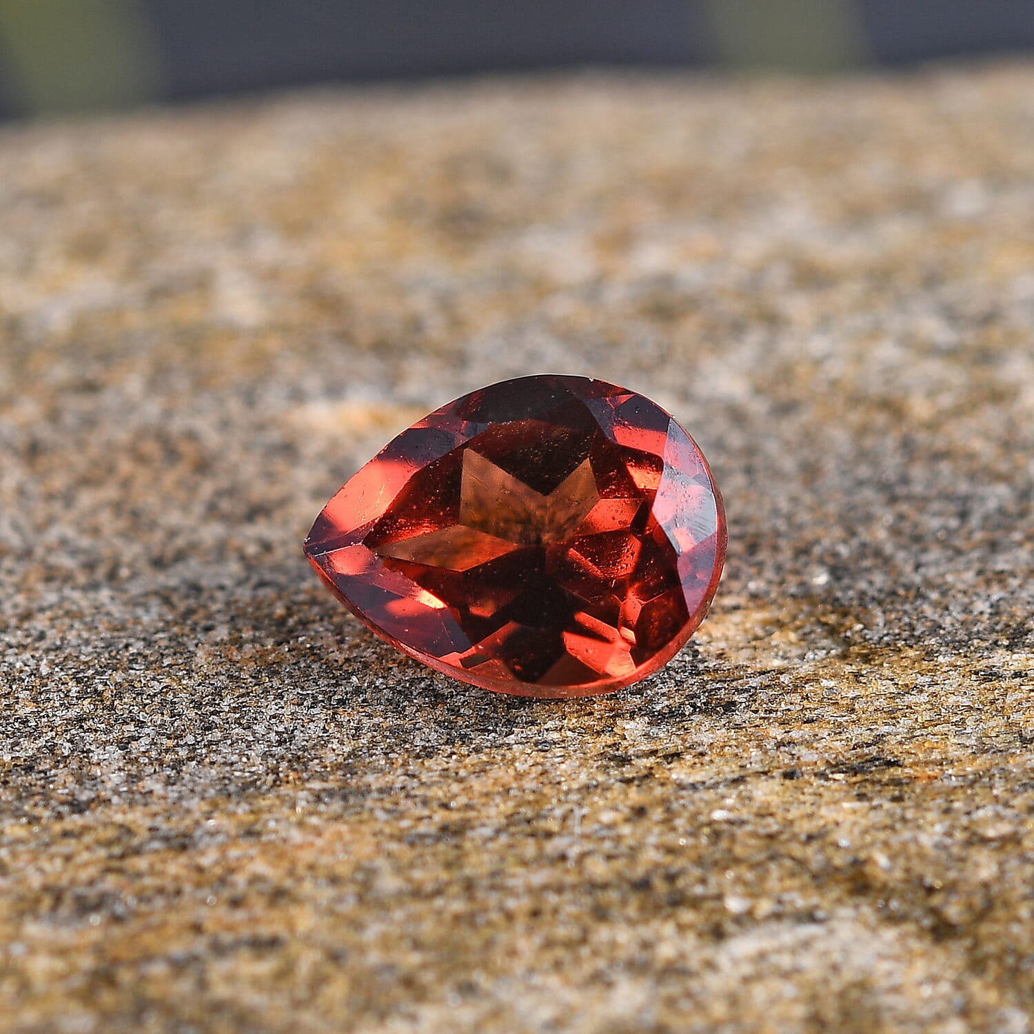 Red Garnet Pear 5x4 mm 0.25 Ct.