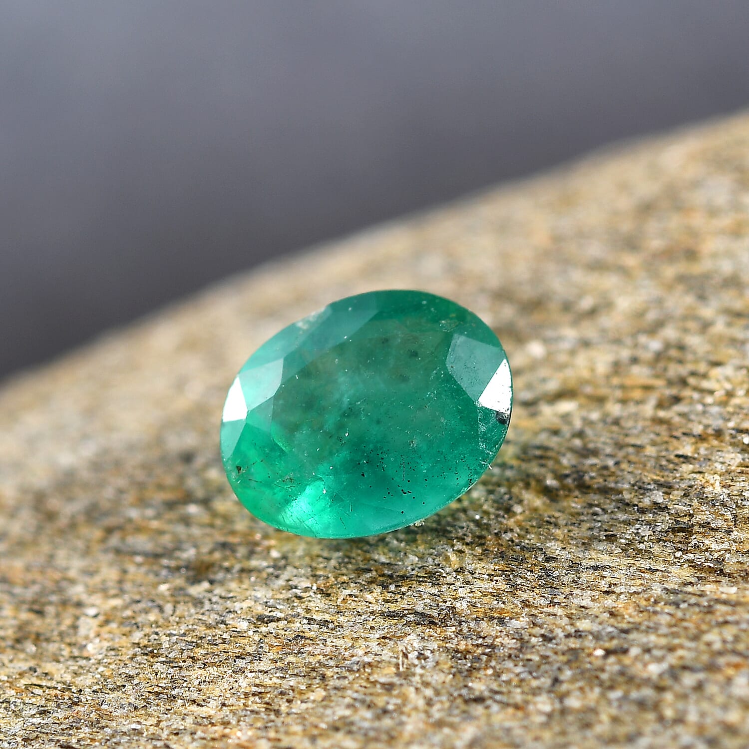 AA Emerald Oval 5x4 mm 0.24 Ct.