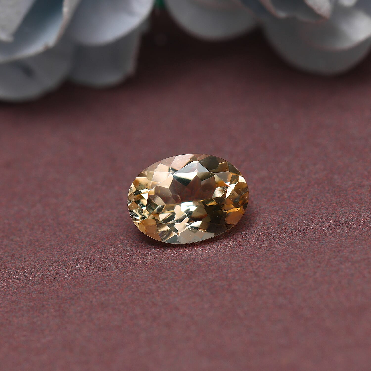 Imperial Topaz Oval 7x5 mm 0.76 Ct.