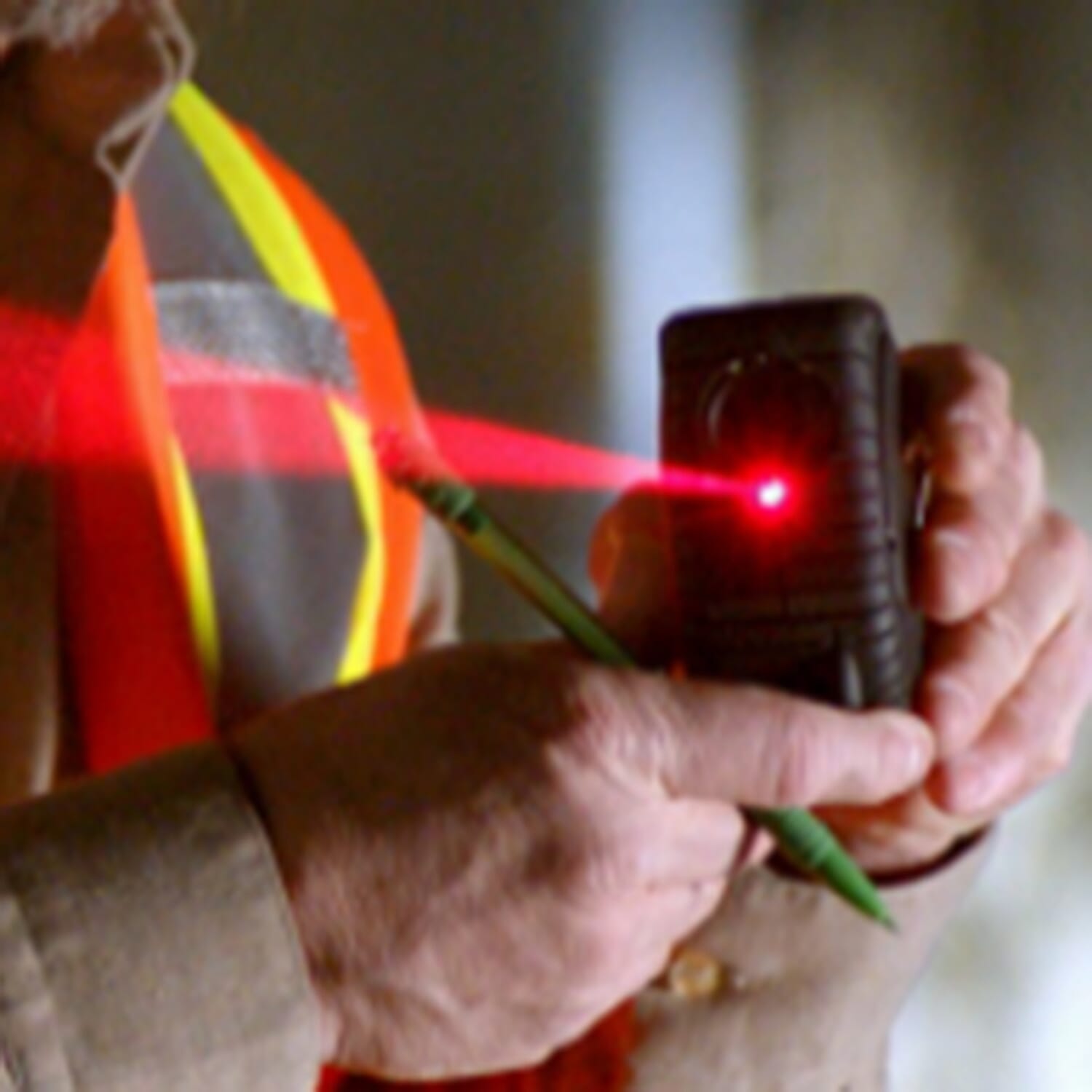 Measure King 3-1 Measuring Tape (Requires 4AAA Batteries - not inc)