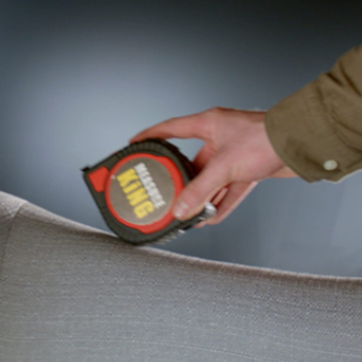 Measure King 3-1 Measuring Tape (Requires 4AAA Batteries - not inc)