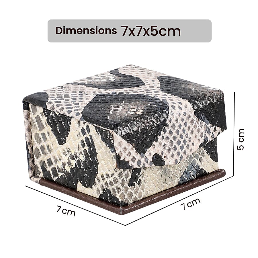 100% Leather Handcrafted Embossed Single Ring Box (Size 7x7x5 Cm) - Grey