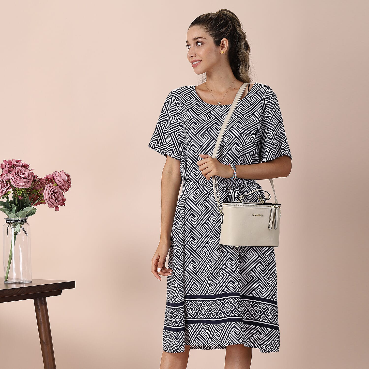 SENCILLEZ 100% Genuine Leather Convertible Bag with Detachable Strap and Zipper Closure (Size 22x10x16cm) - Blue