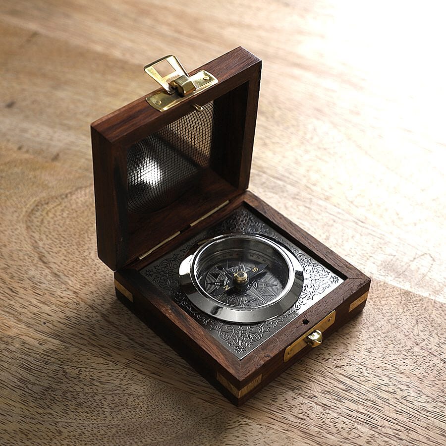 Handcrafted Wooden Box With Built in Goldentone Compass (Size 7.6x7.6x3.8 Cm) - Brown