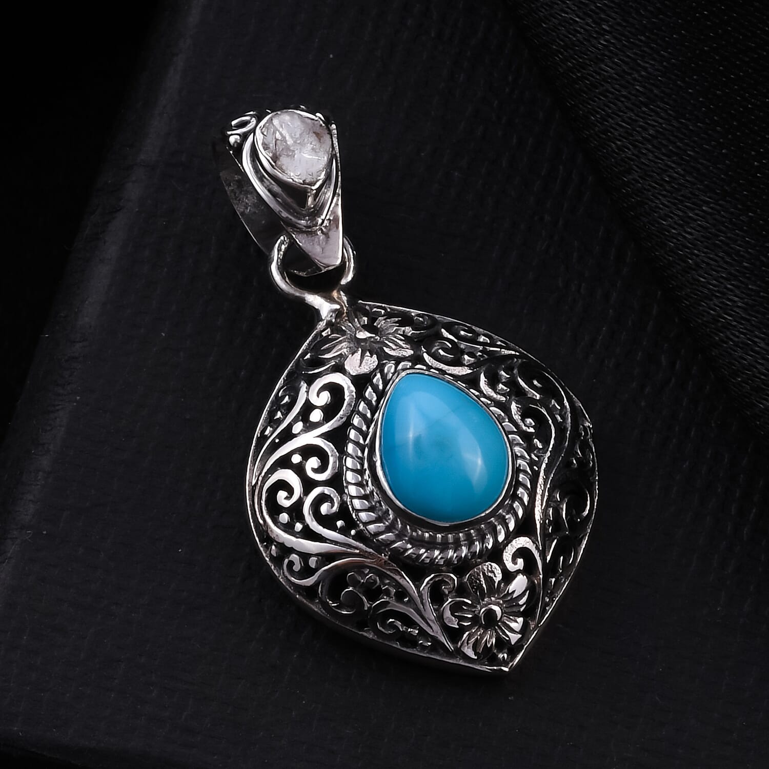 Royal Bali Collection Arizona Sleeping Beauty Turquoise Diamond Pendant in Sterling Silver 1.57 Ct.
