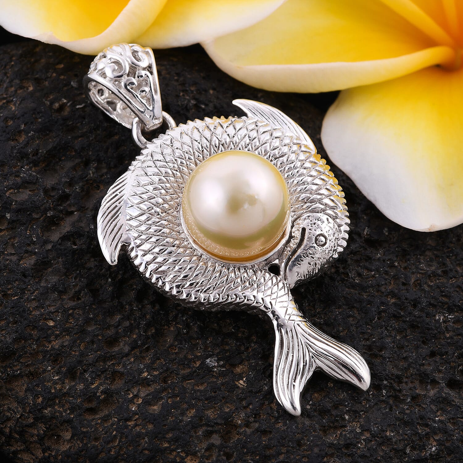 Royal Bali Collection - South Sea Pearl Fish Pendant in Sterling Silver, Silver Wt. 9.70 Gms