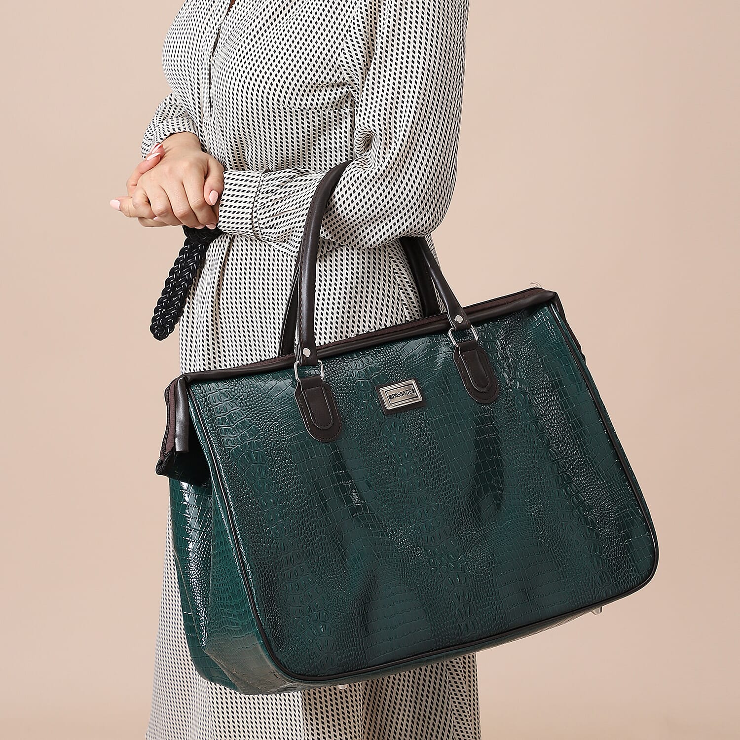 TLV order lifestyle Color Black Crocodile size/Profile Middle travel bag wall (exterior) Semi-PU Lining (interior) polyester