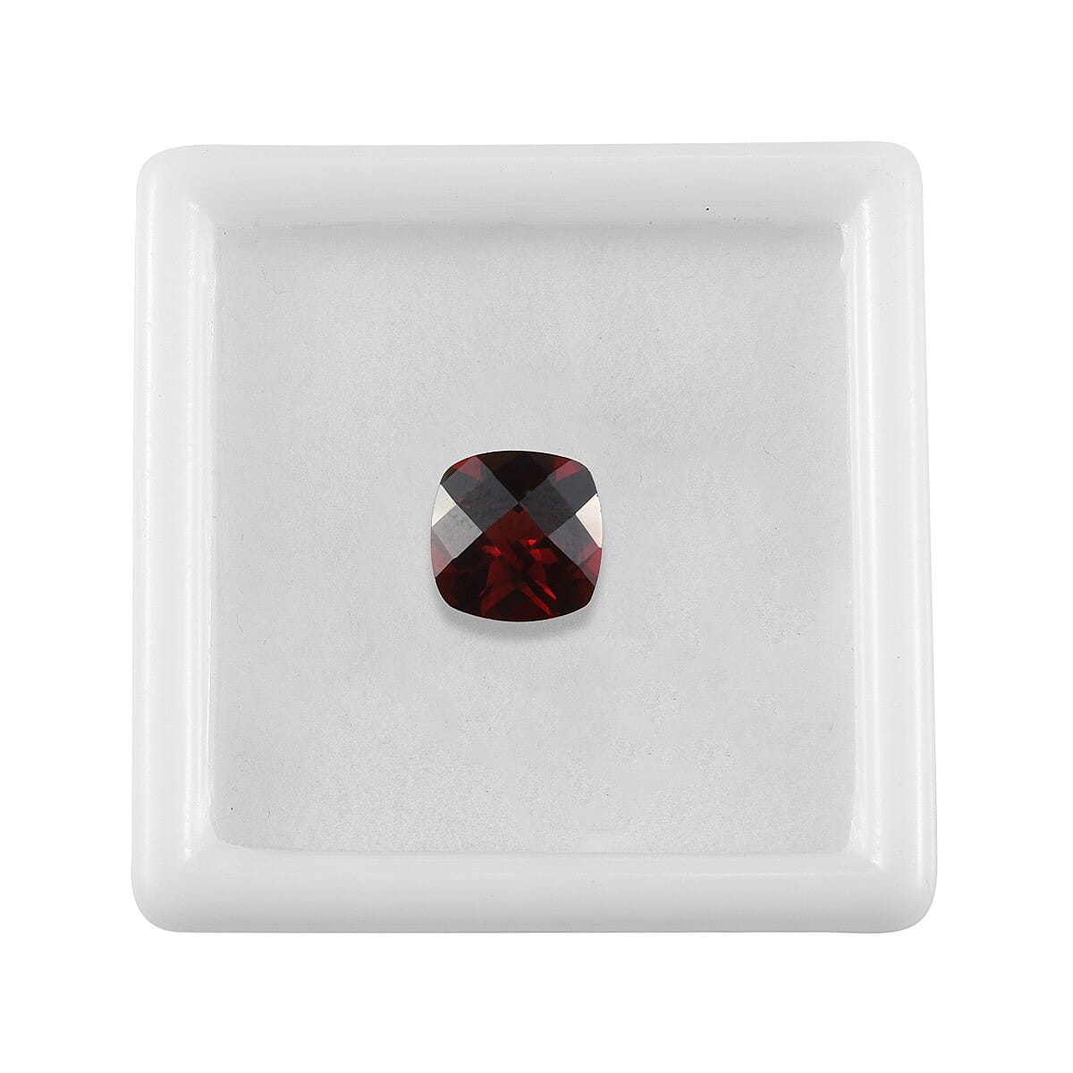 A Mozambique Garnet Cushion 9x9mm - 3.18 Ct
