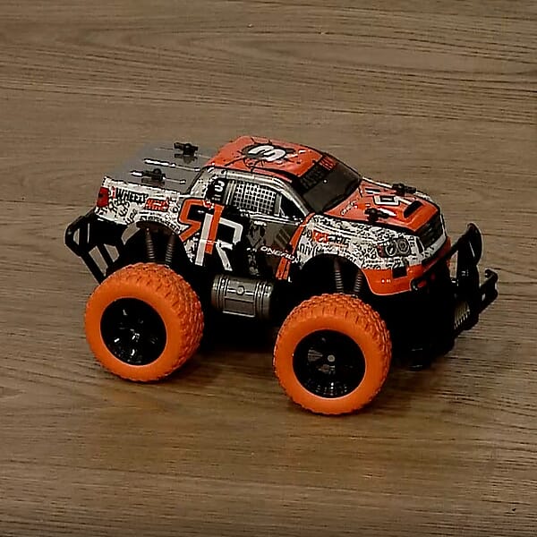 2.4G Remote Control Pickup Truck include Battery (Size 22x15x12 Cm) - Ages 6+
