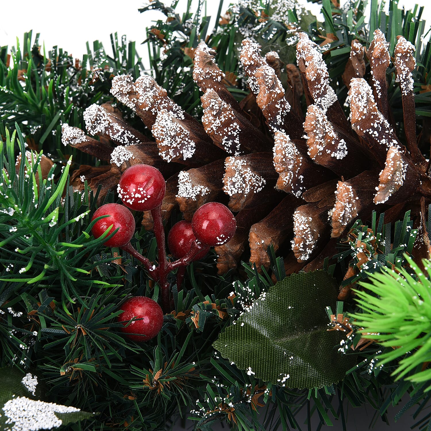 Decorative Christmas Wreath Embellished with Pine Cones and Red Berries (Size 45 Cm)