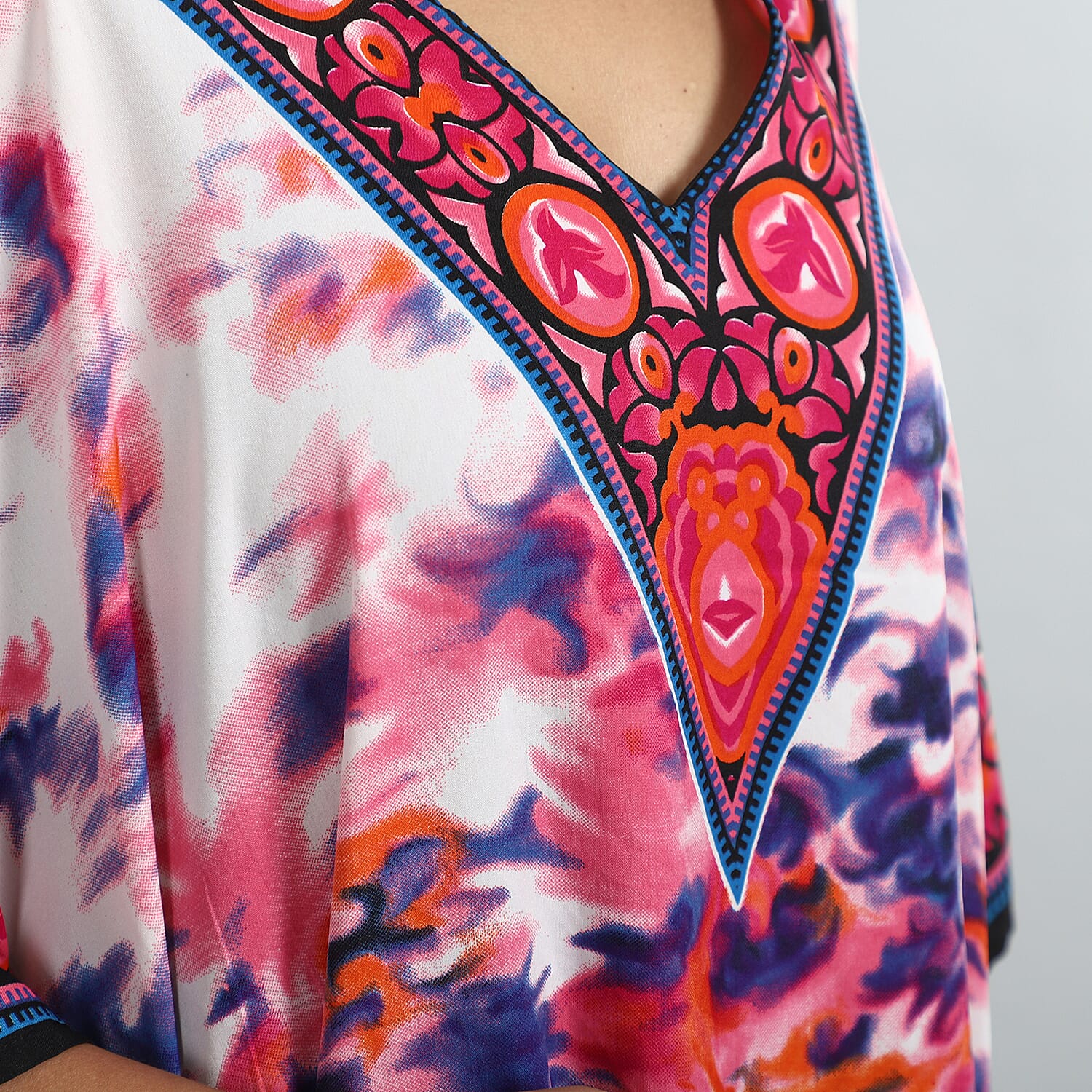 TAMSY Tropic Floral Printed Short Kaftan (Size 95x78 Cm) - Red & Multi