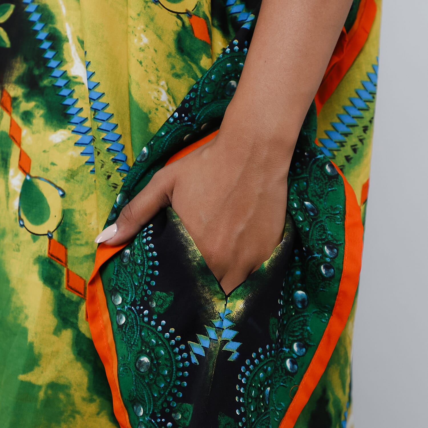 JOVIE Fantasy Printed Short Kaftan (Size 95x80 Cm) - Green & Multi