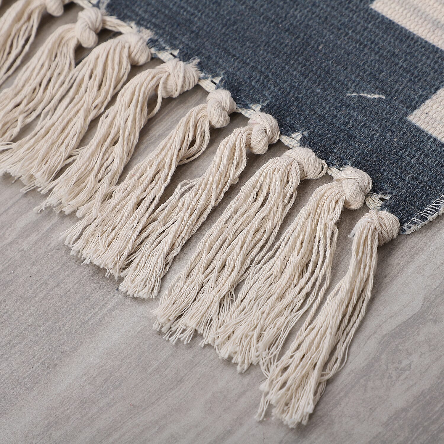 Block Pattern Tufted Rug with Tassel in Cream and Light Grey (Size 57x90cm)