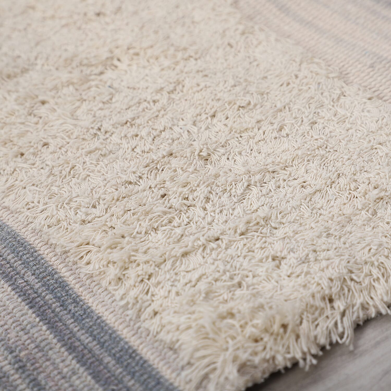 Block Pattern Tufted Rug with Tassel in Cream and Light Grey (Size 57x90cm)