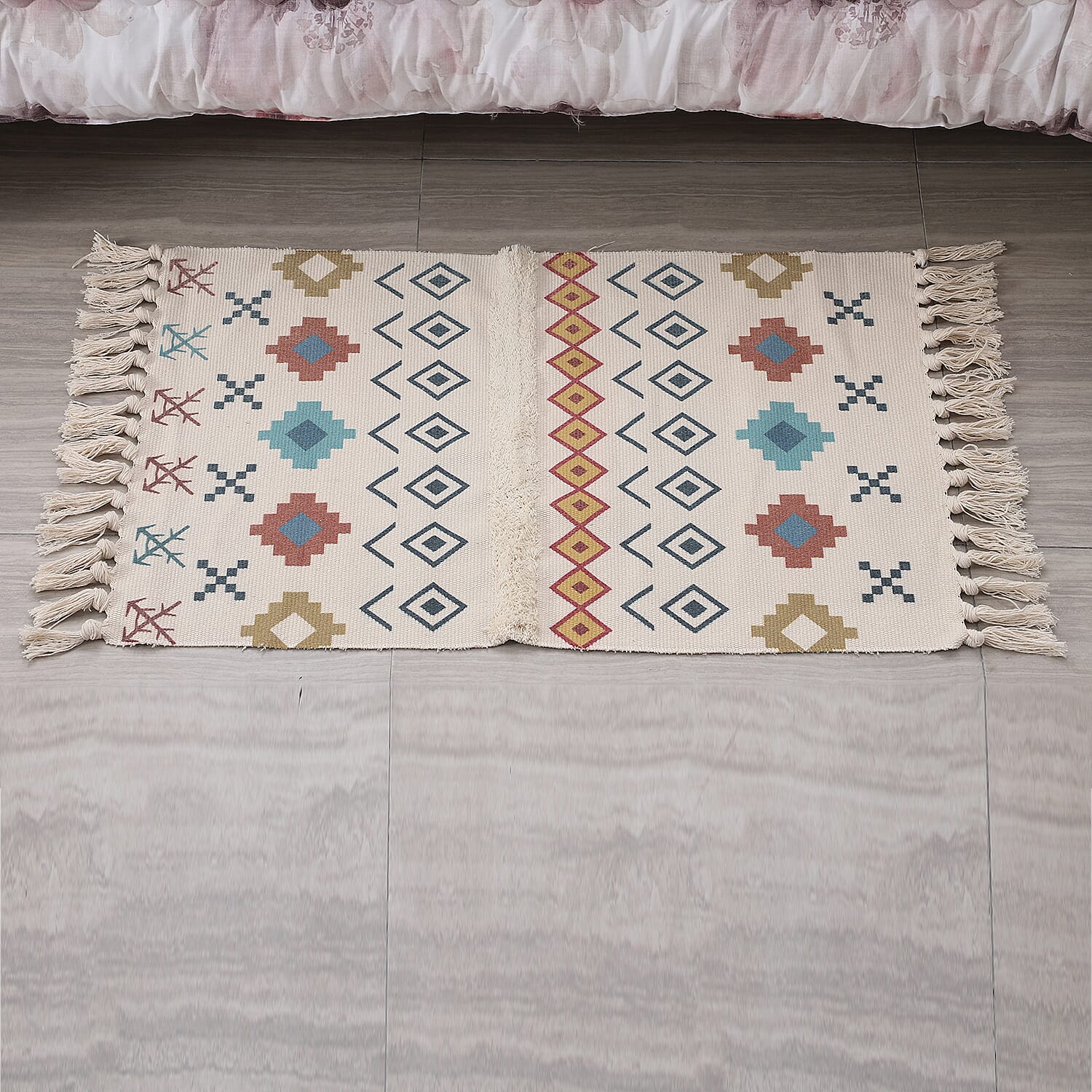 TJC Turkish Pattern Outdoor Tufted Rug with Tassel (Size 57x90cm) - Cream and Multi