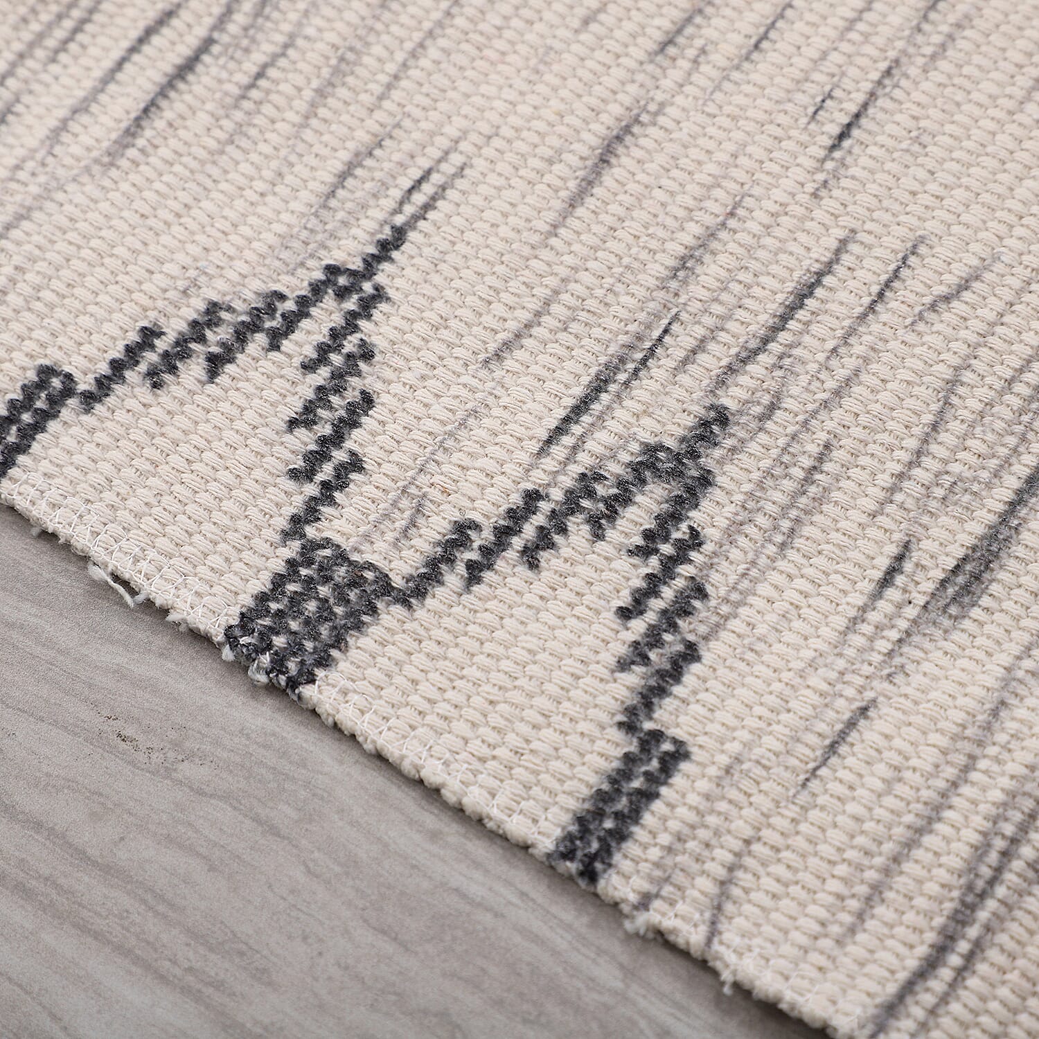 TJC Turkish Pattern Outdoor Tufted Rug with Tassel (Size 57x90cm) - Cream and Grey