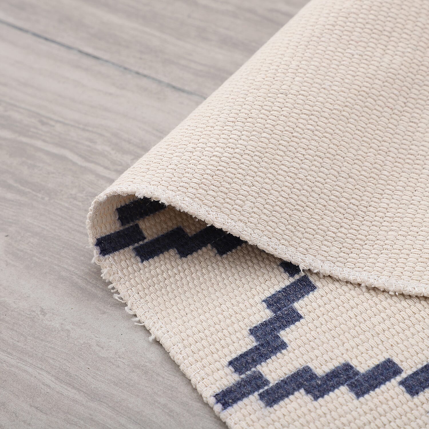 TJC Geometric Diamond Pattern Outdoor Tufted Rug with Tassel (Size 90x57cm) - Cream and Blue