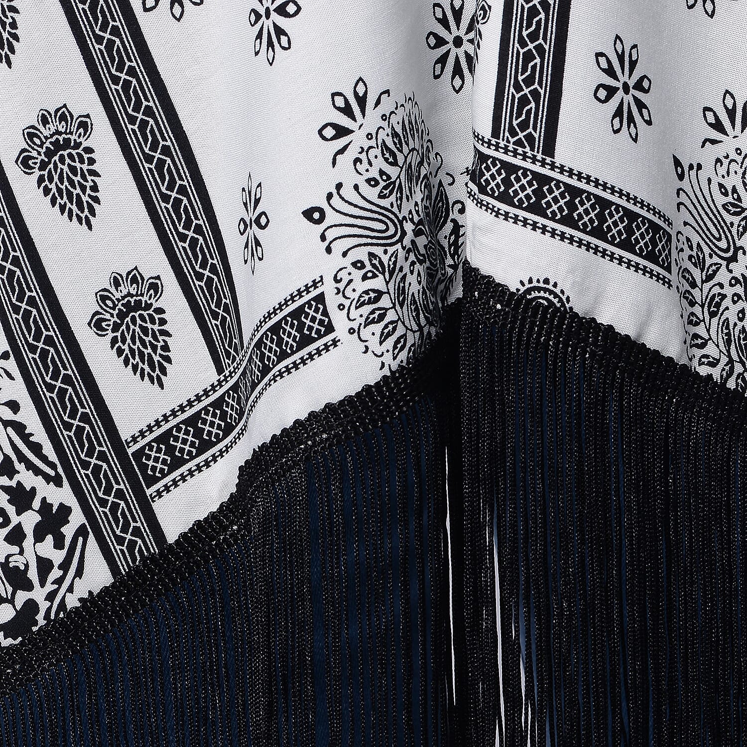 Printed Kimono with Tassel in Black and White (Size 90x70+15cm)