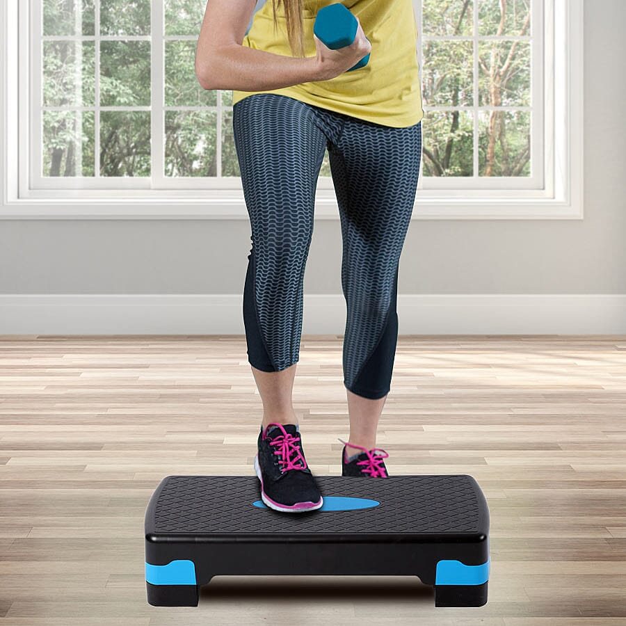 2 Level Aerobic Step (Size 68.5x28x10-15cm) - Black & Blue