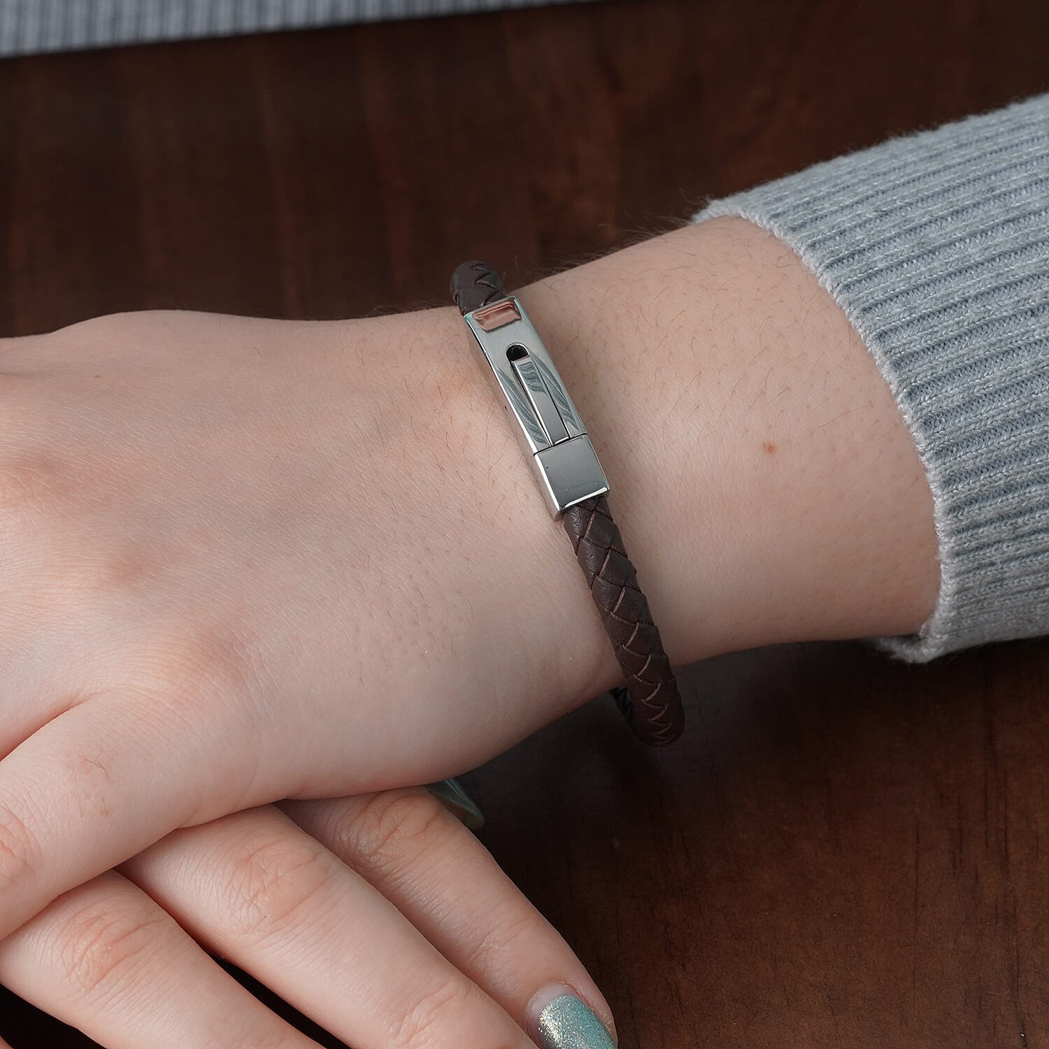 Brown Genuine Leather Bracelet (Size 8) with Magnetic Lock in Stainless Steel