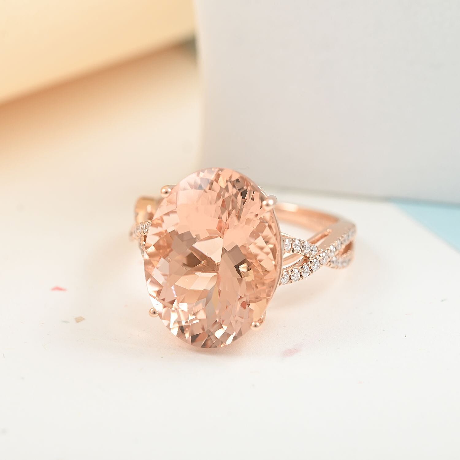 Certified and Appraised ILIANA 18K Rose Gold AAA Marropino Morganite and Diamond SI Classic Solitaire Ring Gold 4.12 grams, 9 Ct