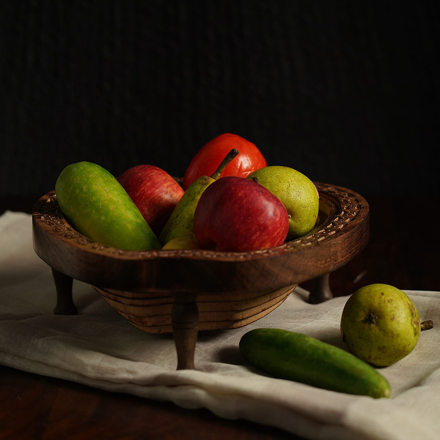 Wooden Carved Apple Shape Spring Tray with Small Legs (Size 25x24 Cm)