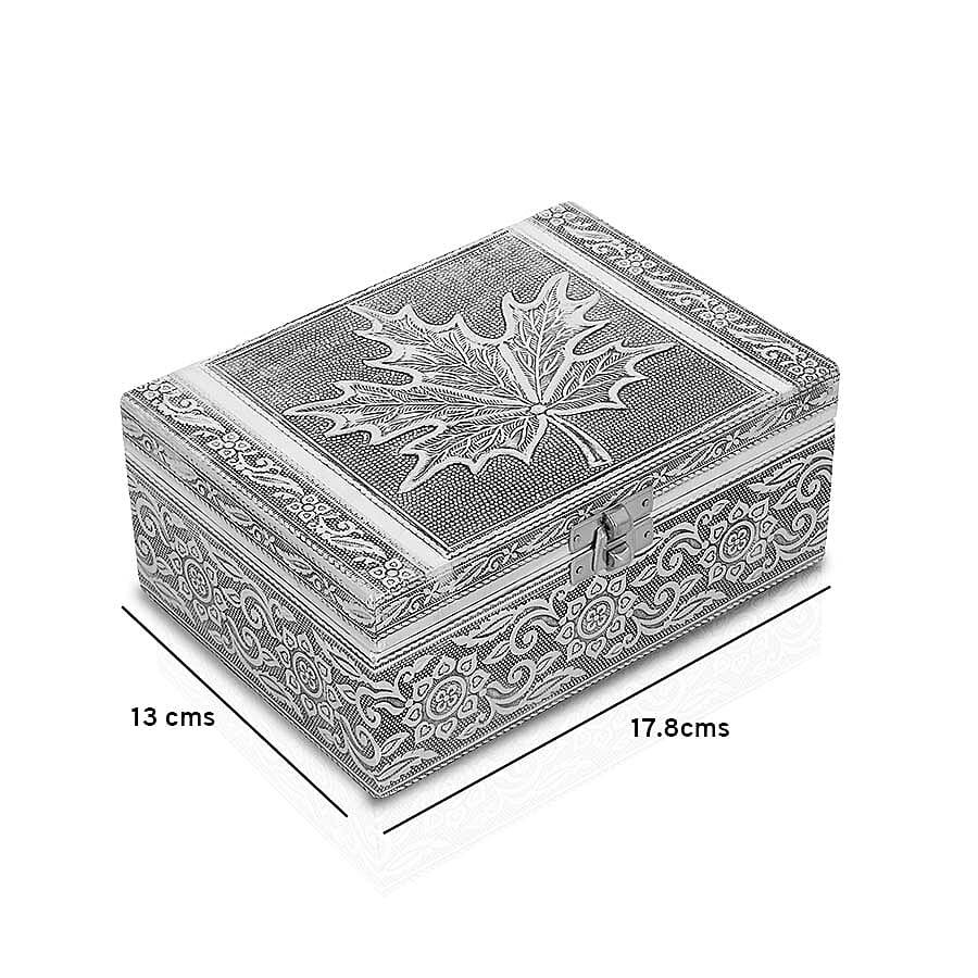 Portable Maple Leaf Pattern Jewellery Box with Tray and Maroon Velvet Lining (Size 18x12x7Cm)